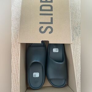 Kids Yeezy Slides